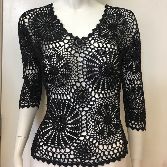 Black Crochet V-Neck Top Size Small - Picture 2 of 2